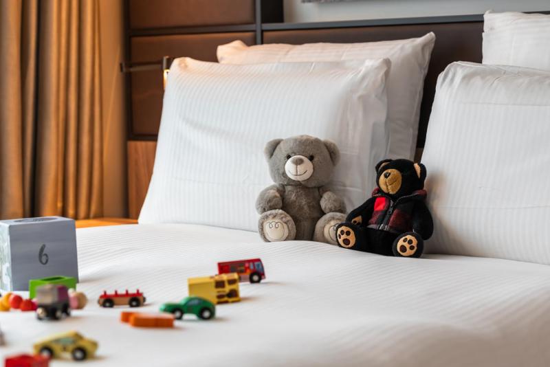 Connecting Premium Superior Family Room image 2