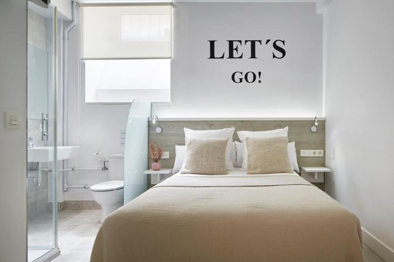 Double Room with Private Bathroom image 1