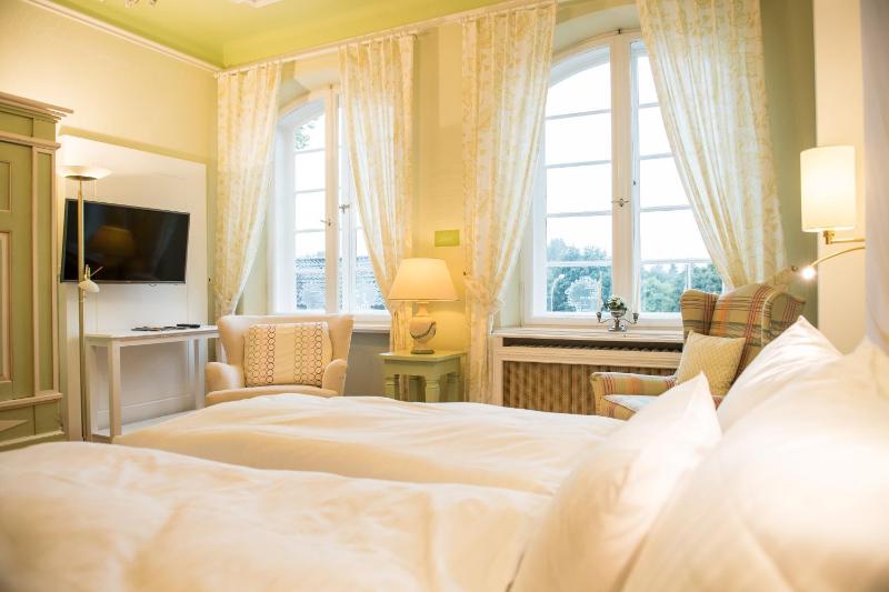 Deluxe Double Room with Shower - 