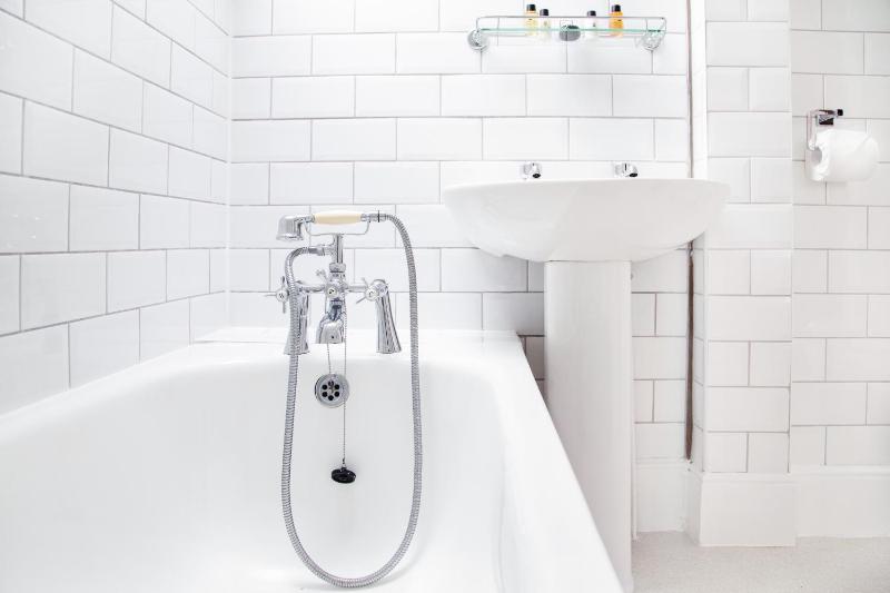 Double Room with Bath image 2