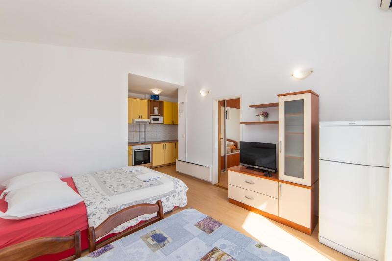 Suite with Sea View image 3