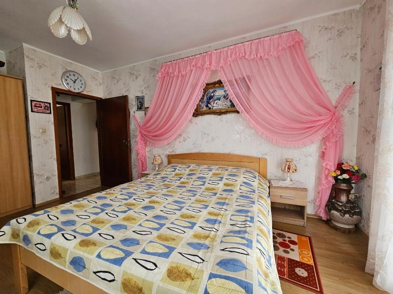 Two-Bedroom Apartment image 3