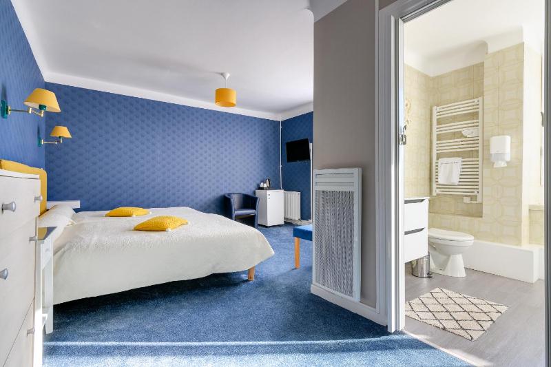 Twin Room image 1