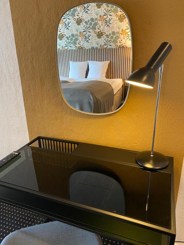 Junior King Suite - Non-Smoking image 3