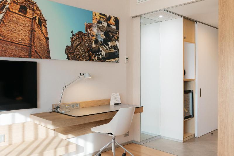 Superior Double or Twin Room image 3