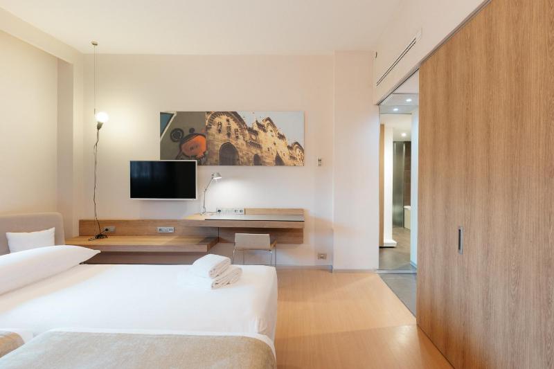 Deluxe Double or Twin Room (3 Adults) image 3