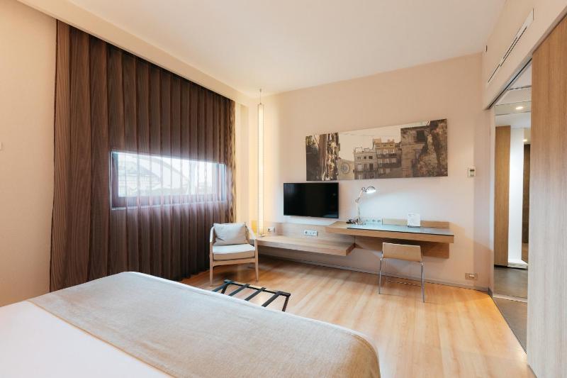Two Connecting Deluxe Double Rooms image 1