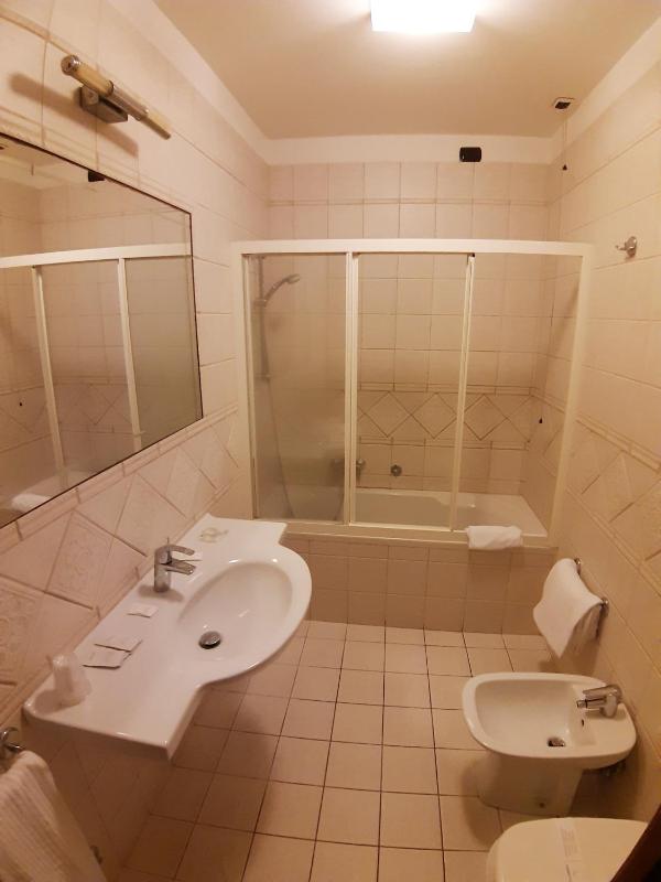 Economy Double or Twin Room image 4