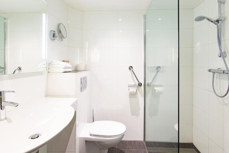 Standard Double Room image 2