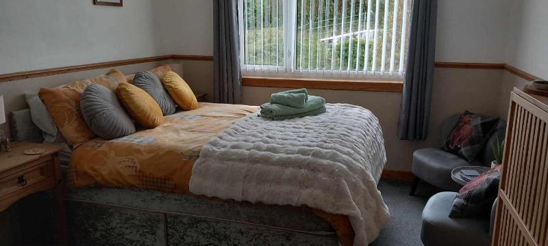 Double Room with Shared Bathroom image 3