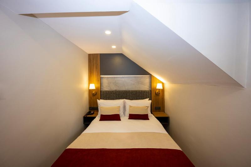 Economy Double -Basement Floor  image 3