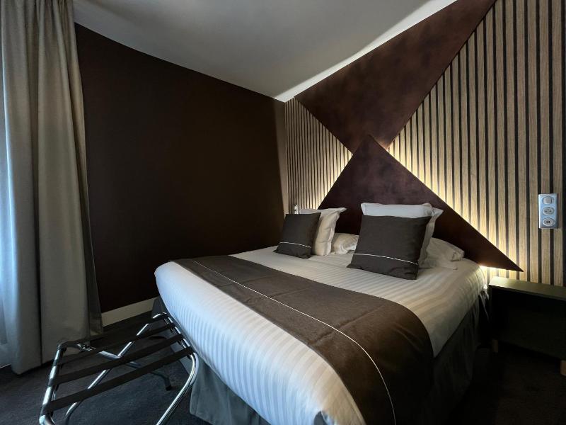 Standard Triple Room image 4