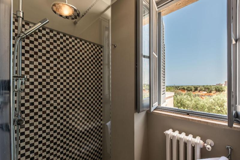 Double Room image 2