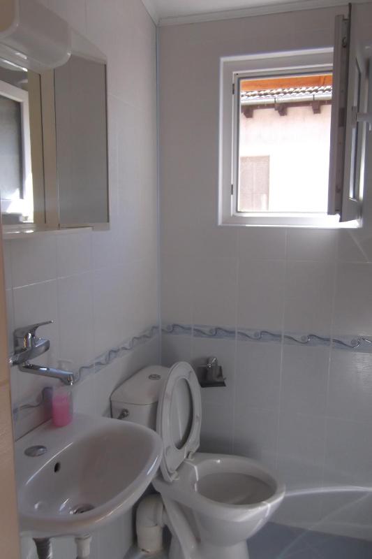 Triple Room with Private Bathroom image 2