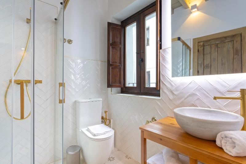 Genteel Home Horno Marina - image 9