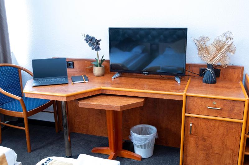 Classic Quadruple Room image 4