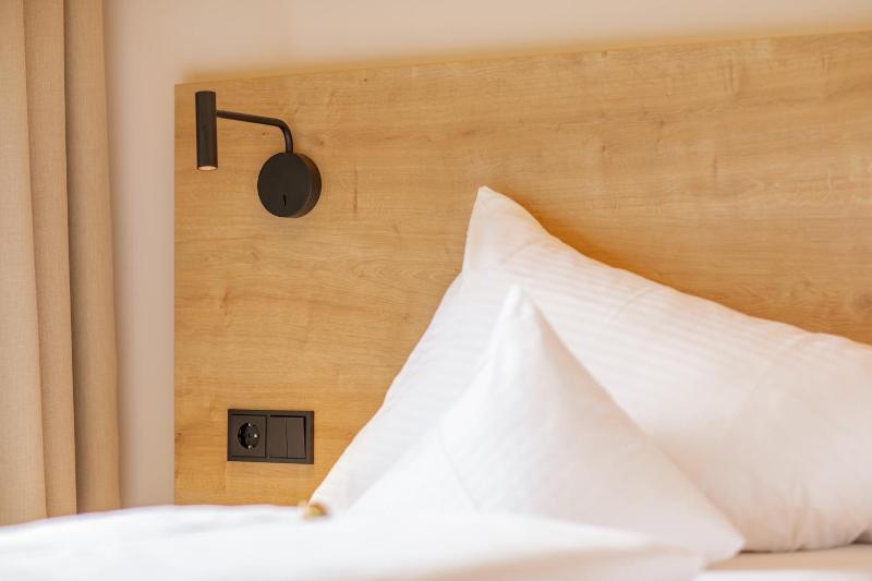 Premium Double Room image 3