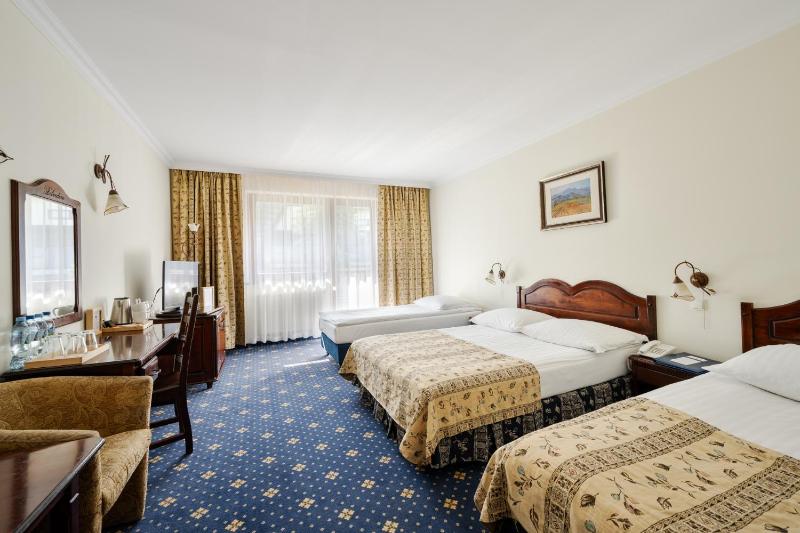 Family Room image 1