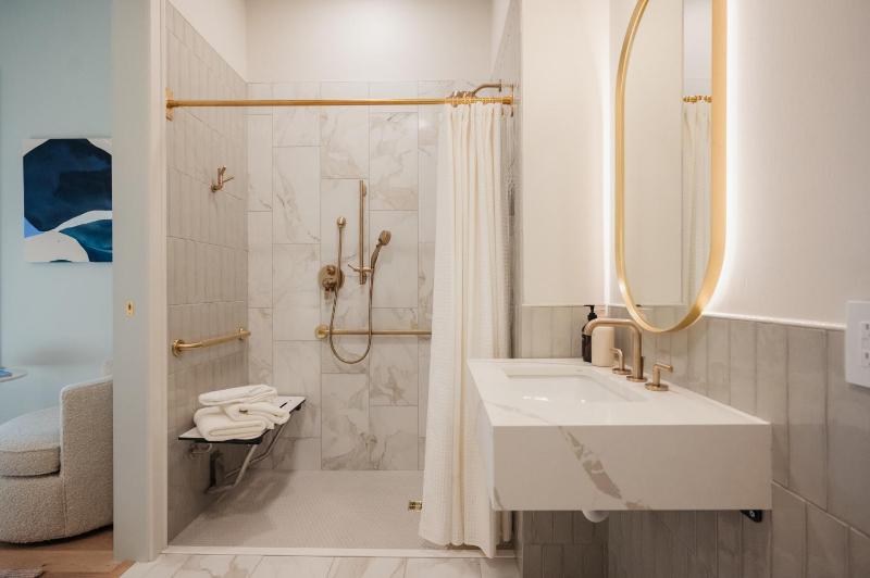 King Room - Disability Access image 4