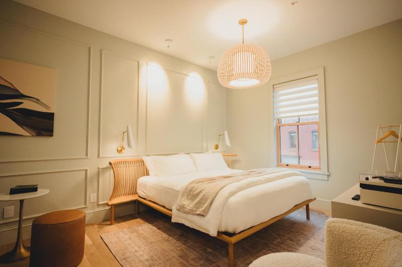 King Suite image 4