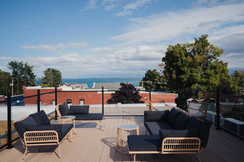 Superior King Suite image 1