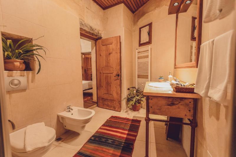 Standard Double or Twin Room image 3