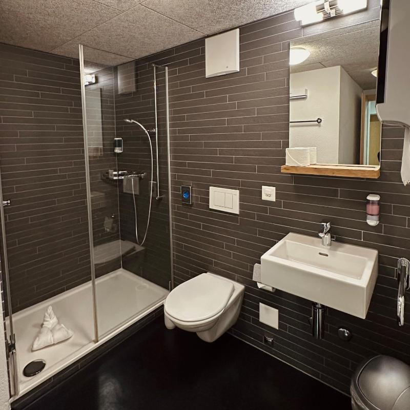 Double Room with Shared Bathroom image 1