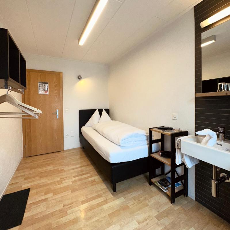 Single Room with Shared Bathroom image 2