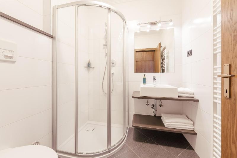 Double Room with Balcony image 3