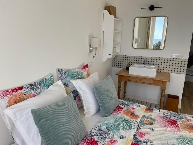 Family Room with Sea View image 1