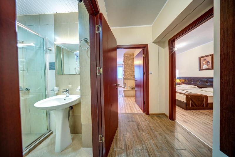 One-Bedroom Apartment image 1
