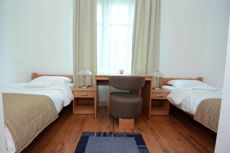 Studio Apartment image 1