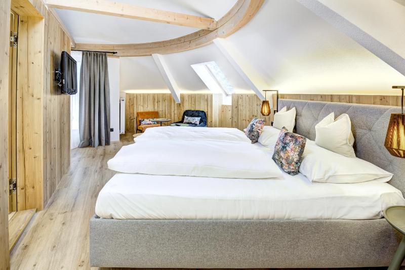 Double Room image 4