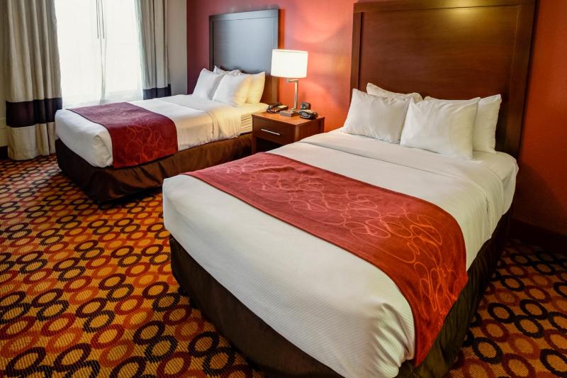 Double Suite with Two Double Beds - Accessible/Non-Smoking image 3
