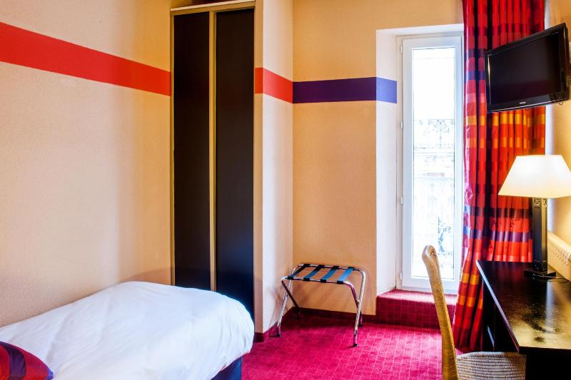 Small Single Room image 2