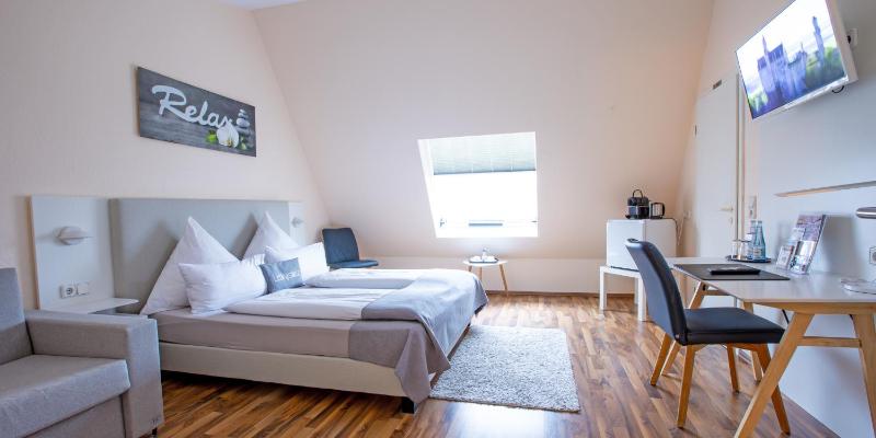 Deluxe Double Room image 3