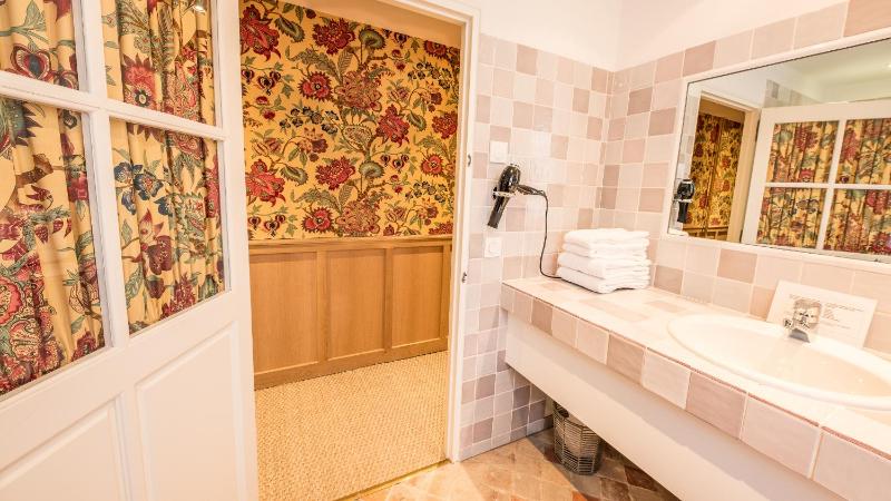 Family Suite (2 Adults + 2 Children) image 2