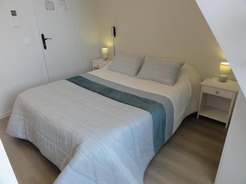 Double Room image 3