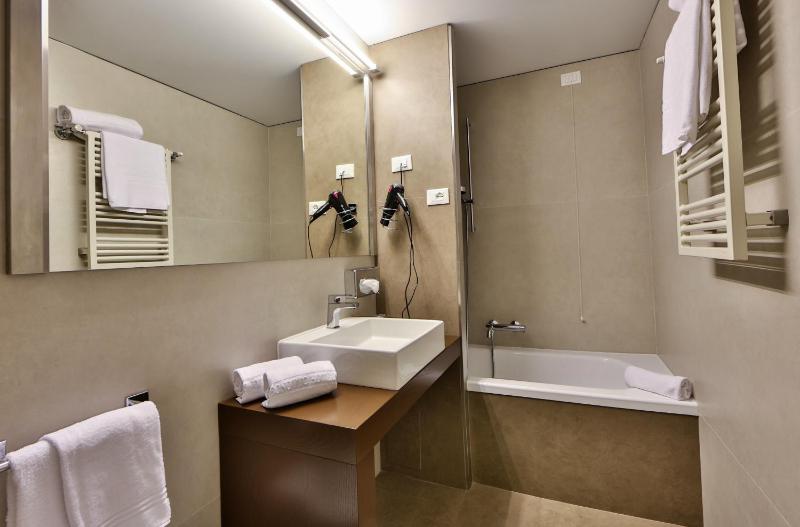 Superior Double Room image 4