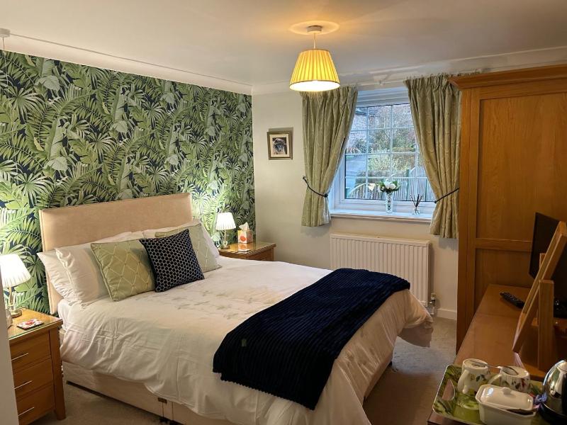 Double Room image 3