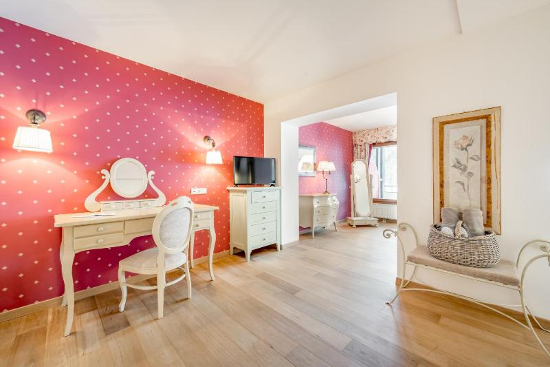 Suite with Balcony image 2