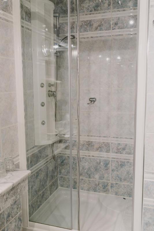 Classic Quadruple Room image 3