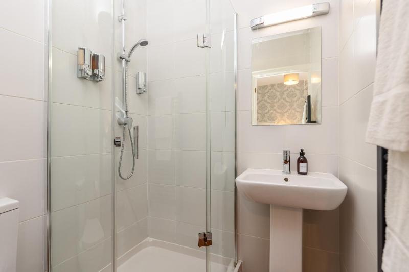 Cragwood Guest House - image 27