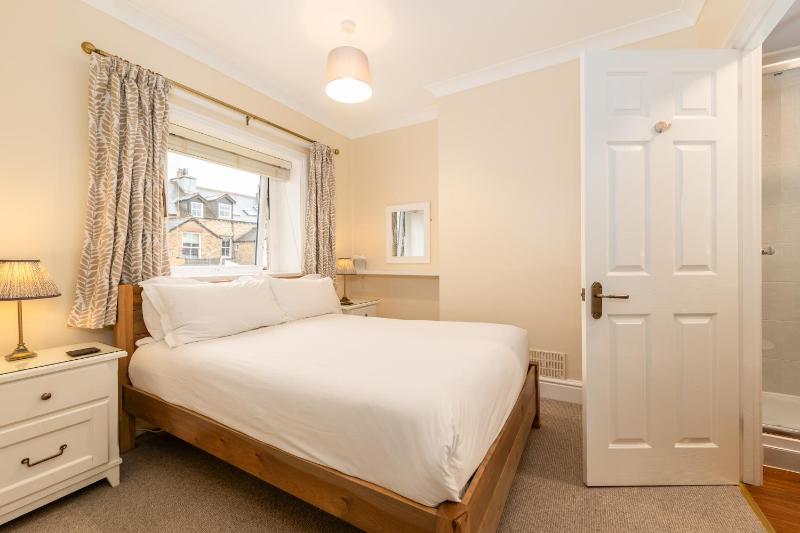 Cragwood Guest House - image 26