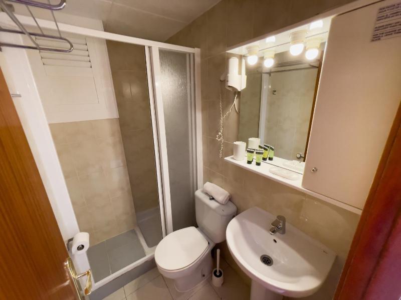 Hotel Maremagnum - image 7