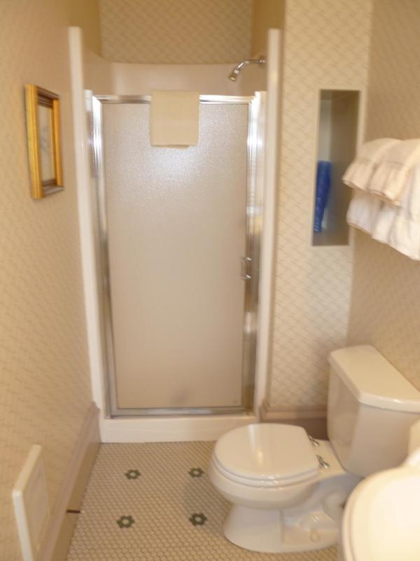 Deluxe Queen Room image 1