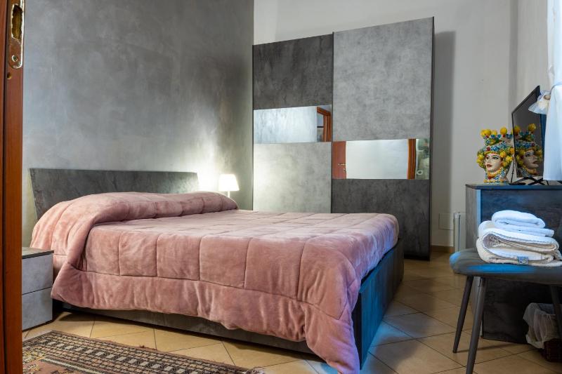 Deluxe Double or Twin Room image 1