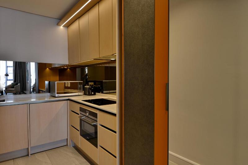 Houghton Suites - image 11