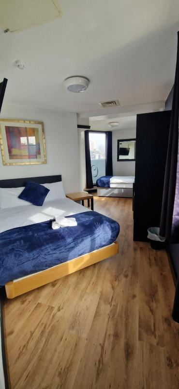 Standard Triple Room image 3