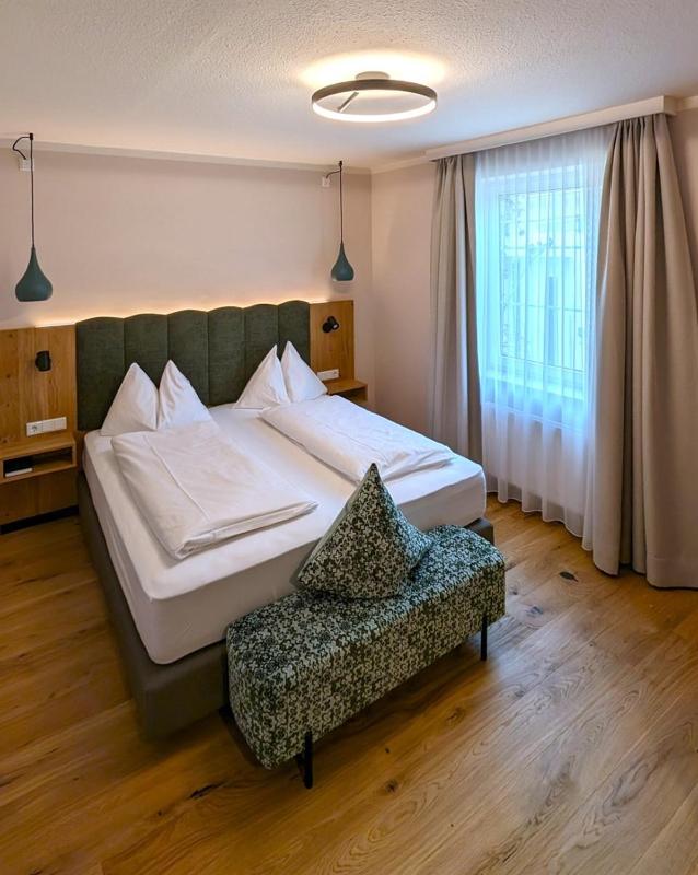 Budget Double Room image 3